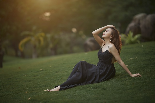 woman-7213852_640